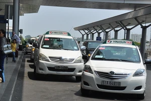 Công nhận hợp pháp ứng dụng Grab, Uber...