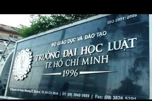 ĐH Luật chỉ cảnh cáo sinh viên phôtô giáo trình