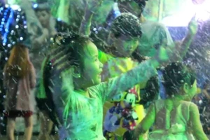 Clip: Độc đáo không khí Giáng sinh xóm đạo quận 8 