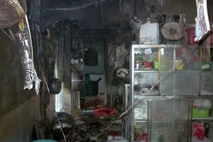 Clip: Bình ga xì gây cháy quán cơm, 2 người bị bỏng