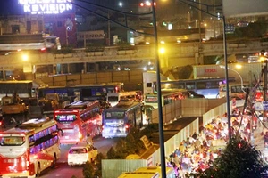 Clip: Xe kẹt cứng giờ tan tầm trên đường Trường Chinh