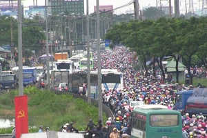 Clip: Đường về miền Tây kẹt cứng trước lễ 30/4