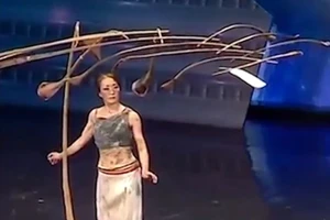 Thót tim với màn biểu diễn thăng bằng