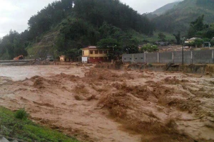 Clip: Lũ ống, lũ quét kinh hoàng ở Mù Cang Chải