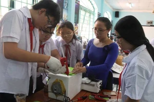 Trường học đầu tiên ở TP.HCM có phòng thực hành STEM