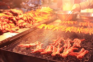 Video: Hiểm họa khôn lường từ đồ nướng vỉa hè 