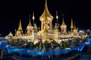 Đài hóa thân hoàng gia: Kỳ quan tưởng nhớ Vua Bhumibol