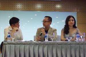 Ban tổ chức và tân Hoa hậu Ngân Anh nói về việc sửa mũi