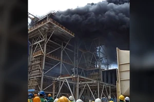 Clip:Cháy lớn tại nhà máy nhiệt điện Duyên Hải Trà Vinh