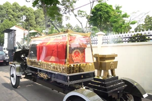 Người Củ Chi nghẹn ngào tiễn đưa bác Sáu Khải