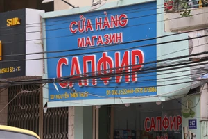 Nha Trang loạn biển hiệu tiếng nước ngoài