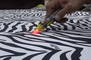 Clip: Đồ vật trong nhà rà đâu sáng đó