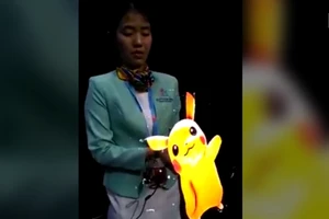 Vòng xoay thần kỳ có thể trình chiếu 3D