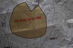 Dân Thủ Thiêm trình bản đồ chứng minh nằm ngoài khu giải tỏa