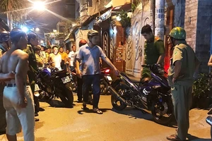 Clip: Hơn 50 cảnh sát vây bắt nghi can đâm hiệp sĩ trong đêm