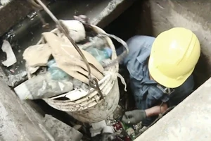 Lặng người nghe công nhân vệ sinh kể về nghề