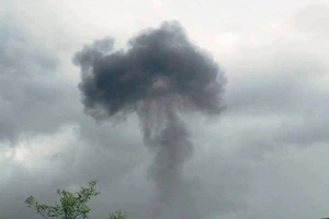 Hiện trường vụ máy bay quân sự Su-22 rơi ở Nghệ An