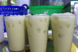 Mỗi ngày bán được hơn 1.000 ly nước mía