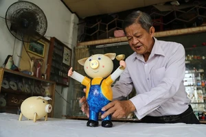 Ngắm bộ linh vật Xuân Kỷ Hợi ngộ nghĩnh làm từ vỏ trứng