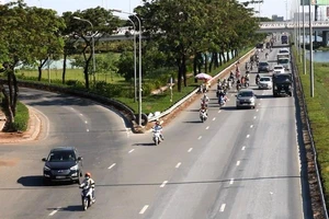 Hàng ngàn người dân trở lại TP.HCM sau kỳ nghỉ lễ