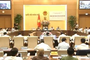 Ủy ban Thường vụ Quốc hội chất vấn 15 bộ trưởng, trưởng ngành