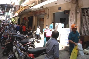 Đề nghị phá dỡ khẩn cấp chung cư nghiêng ở trung tâm TP.HCM