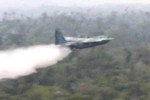 Video: Brazil điều máy bay quân sự chữa cháy rừng Amazon