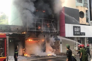 Video: Hiện trường vụ cháy ngôi nhà 4 tầng ở quận 5