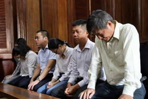 Video: Chân dung gần 200 người tham dự phiên xử VN Pharma