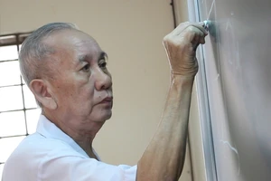 Người dành trọn đời nghiên cứu thiết bị chữa bệnh bằng laser