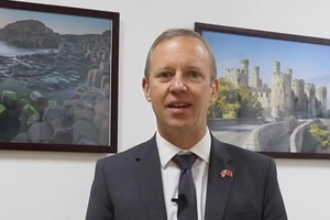 Đại sứ Gareth Ward gửi thông điệp vụ 39 thi thể ở Anh