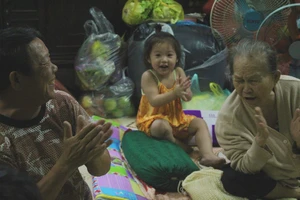 Không khí chung kết SEA Games 30 tại xóm 'nghèo nhất Sài Gòn'