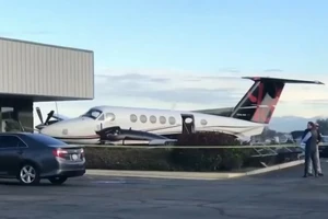 Thiếu nữ 17 tuổi đột nhập sân bay quốc tế cướp máy bay