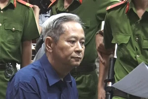 Video: Ngày đầu phiên tòa xử ông Nguyễn Hữu Tín