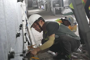 Dạo quanh công trường metro làm việc tất bật cuối năm