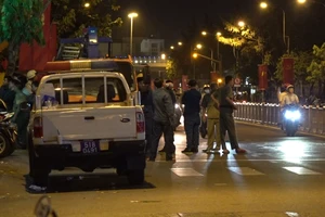 Bên trong căn nhà người nghi cầm súng, lựu đạn cố thủ ở Q10