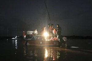 Video: Chủ tịch Quảng Nam ra hiện trường chỉ đạo vụ chìm ghe