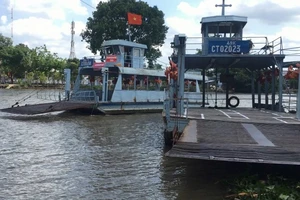 Video: Người dân gặp nhiều khó khăn vì ngừng đò ngang