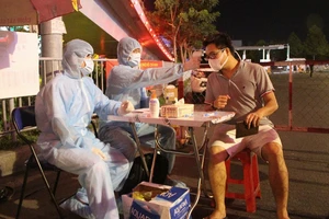 Từ 17 giờ bắt đầu kiểm soát y tế cửa ngõ Tân Sơn Nhất 