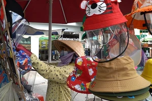 TP.HCM: Cuộc sống bị xáo trộn vì COVID-19, người dân nói gì?