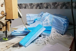 Video: Niêm phong hơn 23.000 khẩu trang không đạt chất lượng