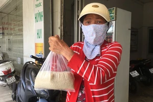 ATM gạo đã đến Cần Thơ, người dân vui mừng