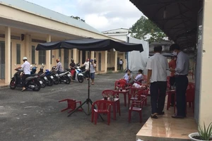 Cần Thơ: Nhiều hàng quán lách luật buôn bán trong mùa COVID-19