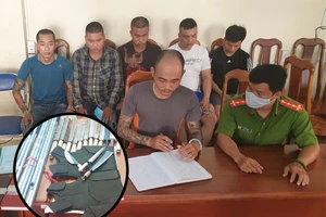 Video: Nhóm cho vay lãi nặng có cả súng, áo giáp