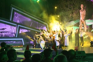 Cầu truyền hình 'Hồ Chí Minh - Sáng ngời ý chí Việt Nam'