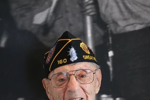 Anh em song sinh chết cách nhau 100 năm vì hai đại dịch