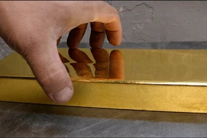 Phát hiện hai thỏi vàng nặng hơn 25 kg tại sân bay 