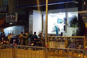 Khử trùng khách sạn có người nghi nhiễm COVID-19 từng lưu trú 