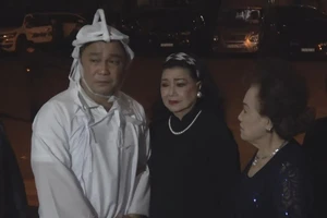 NSND Kim Cương và nhiều nghệ sĩ đến viếng NSND Lý Huỳnh