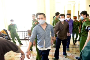 Video: Tý Bà Dòm, đồng bọn Tuấn ‘khỉ’ khai gì tại tòa?